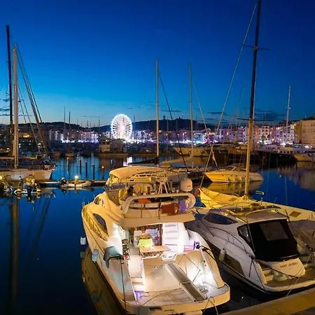 Vue Port Et Cap D'agde Ile Des Pecheurs